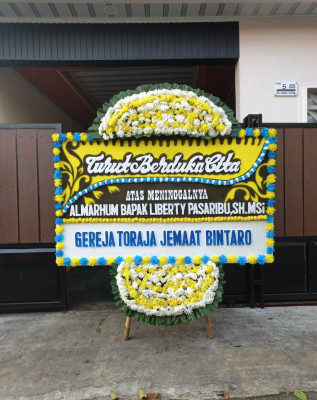 Papan Bunga Duka di Kasiruta Timur